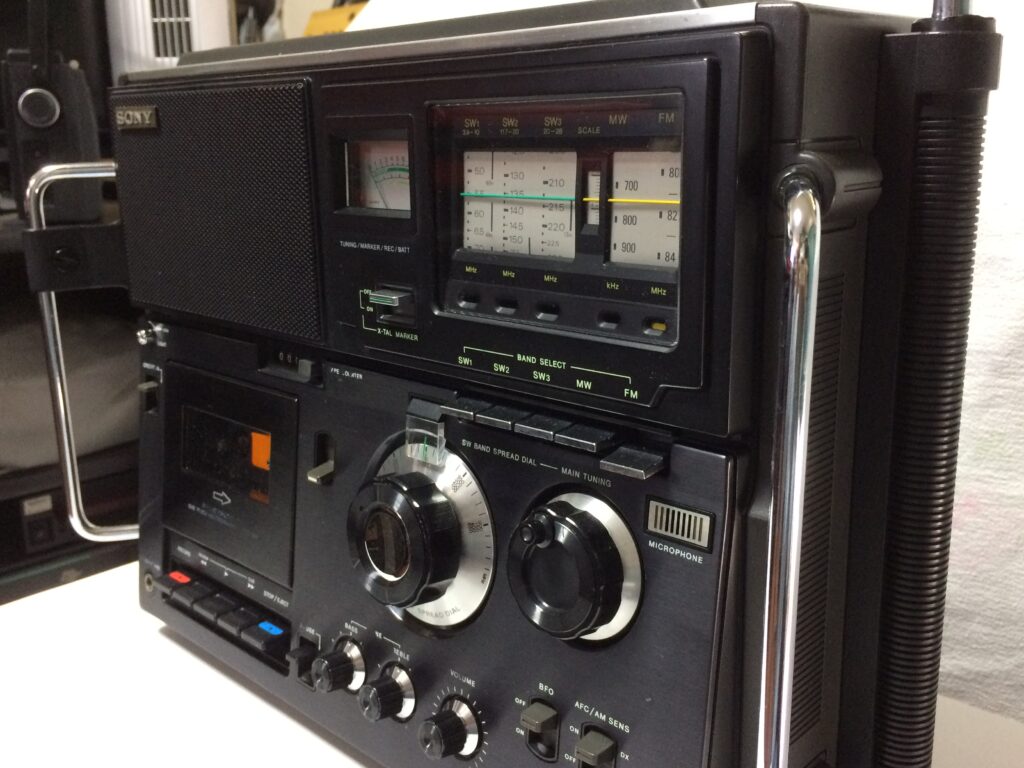 ソニー CF-5950 – BCLラジカセの真打登場 | 【昭和レトロ】ゴールデン