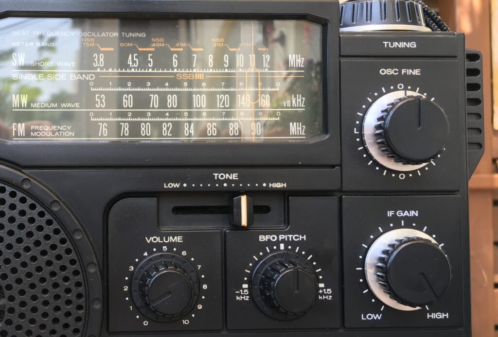 三菱 JP-505 – とても高性能なのに惜しいBCLラジオ | 【昭和レトロ