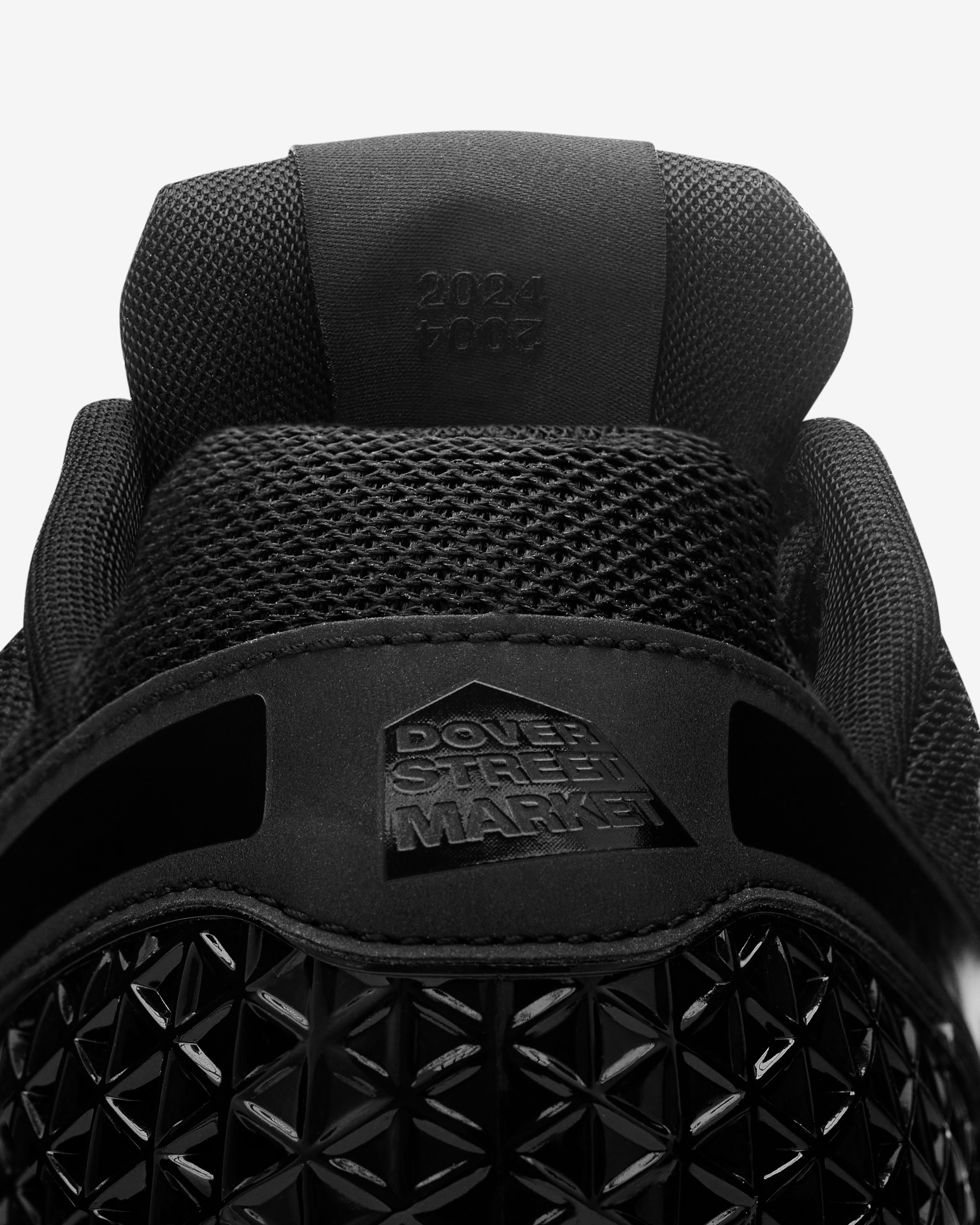 Nike: Men's DSM Zoom Vomero 5 SP Sneakers (FZ3313-001) | DSMNY E-SHOP