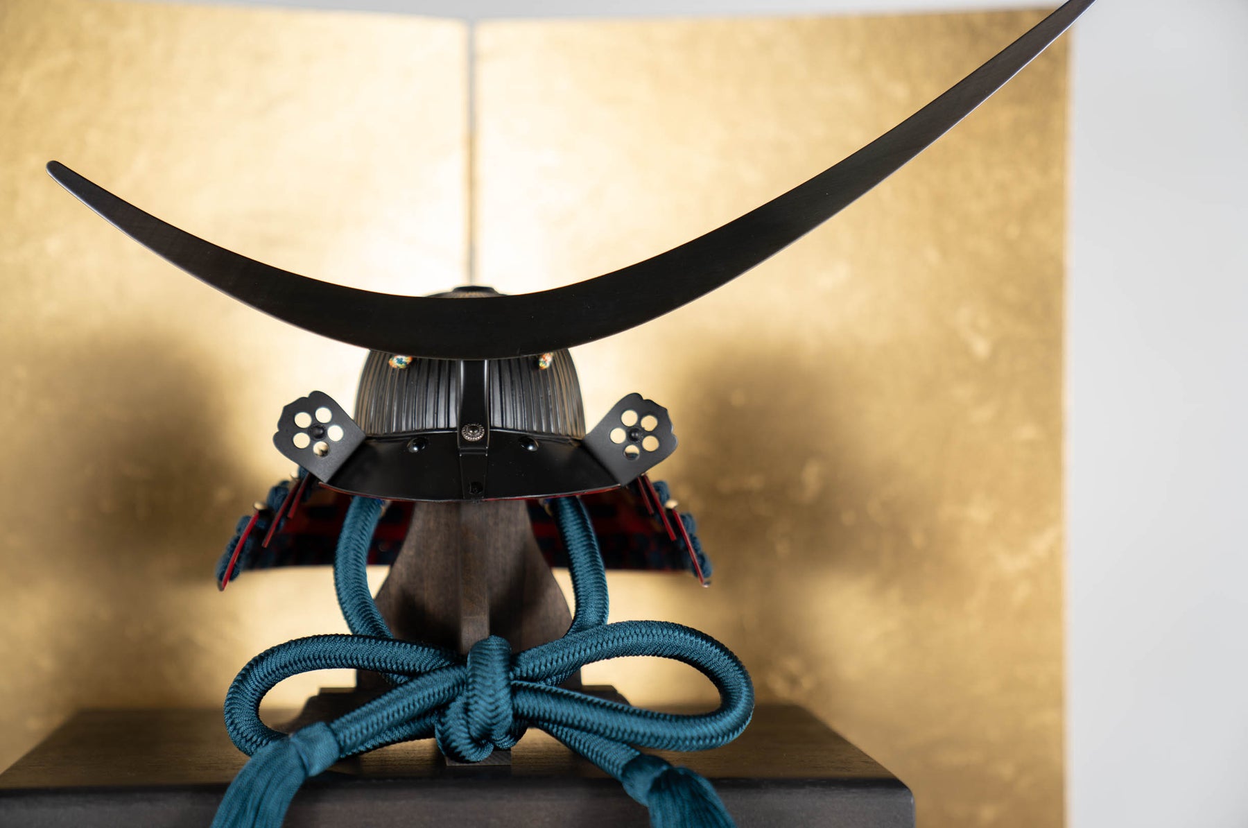 漆黒兜飾り 三分の一 雄山作 伊達政宗｜端午の節句 五月人形 兜