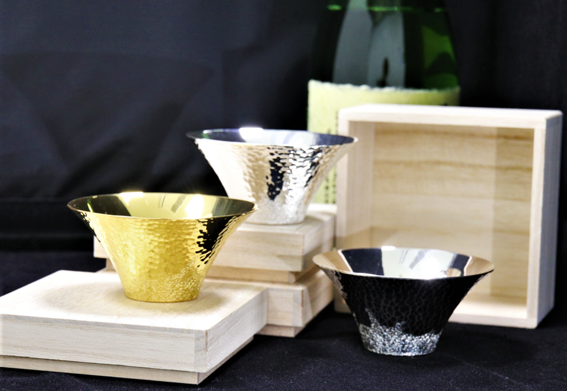 純銀製ぐい呑み（富士山型） – 森銀オンラインショップ