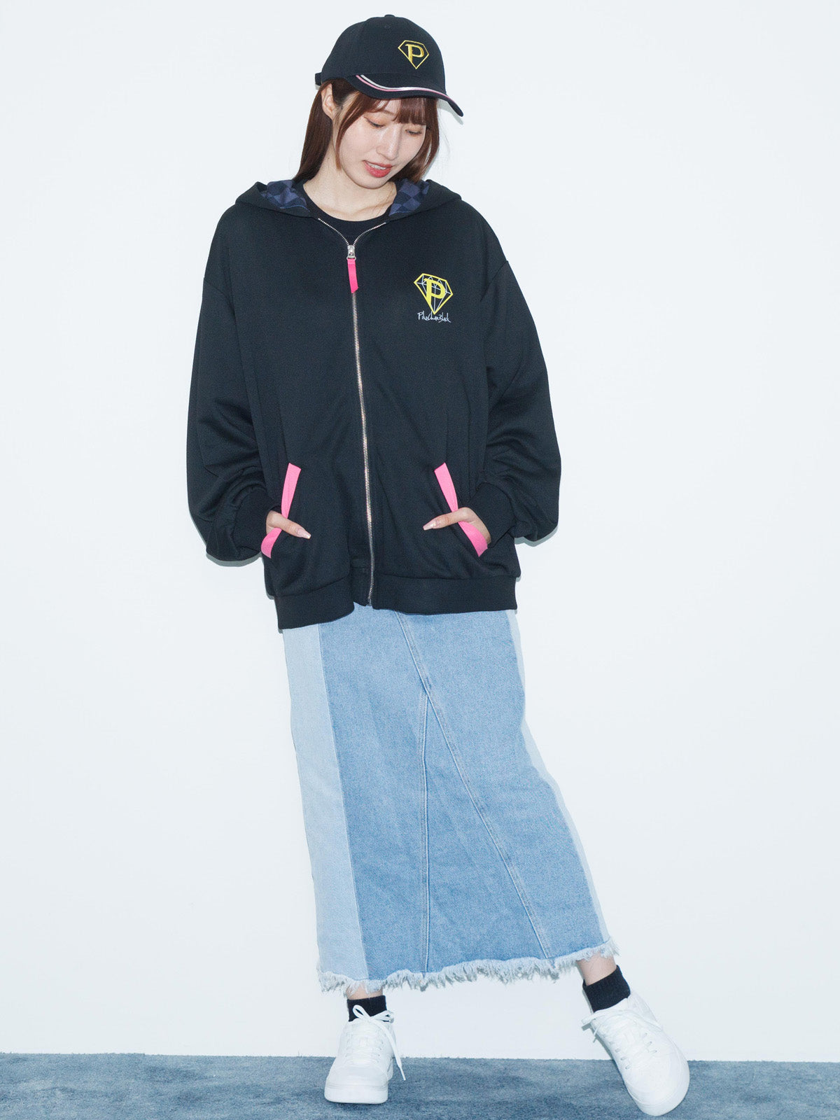 ピコチャンブラック・ジップアップパーカー｜netkeiba