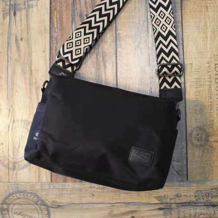 幾何学模様ストラップ シンプルデザイン ショルダーバッグ（3Colors