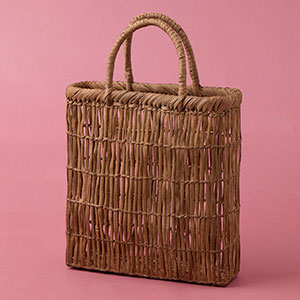 戸田寒風さんの山ぶどう籠バッグ 細編み連続菱形網代編み