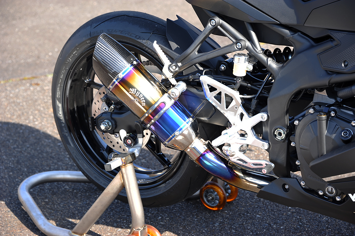 リアルスペックマフラー(Kawasaki Ninja ZX-25R)チタングラデーション
