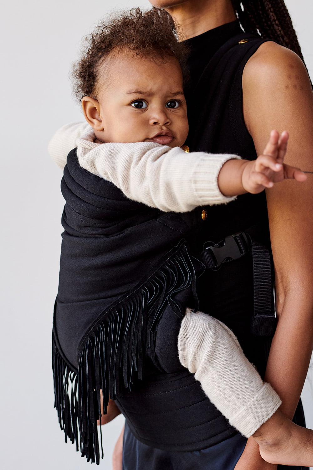 Black Fringe | Zeitgeist Baby Carrier | SHOP ARTIPOPPE