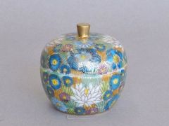 九谷焼 ミニ骨壺 十角型 銀彩桜ピンク 山上宗秀 作 - 山口陶業社