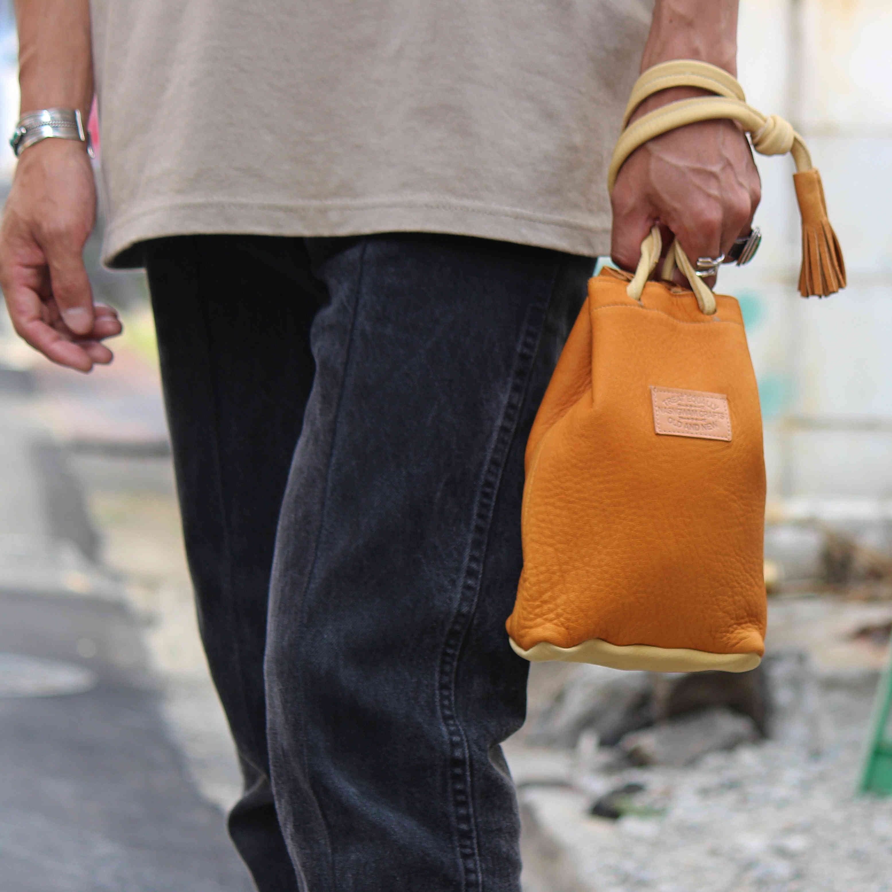 Nasngwam.×early morning / DEARSKIN WHISKY BAG (CAMEL)