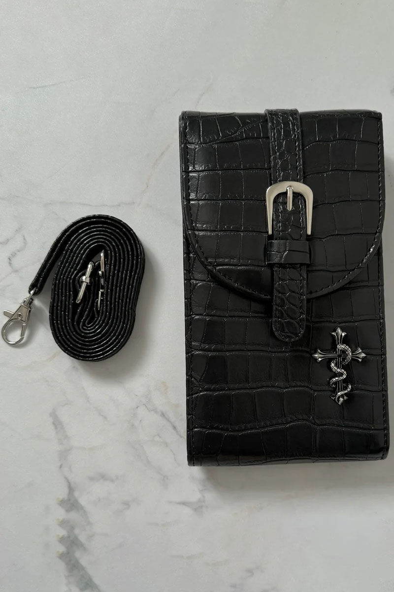 gibous (ギボス) snake cross smartphone shoulder bag / ロック