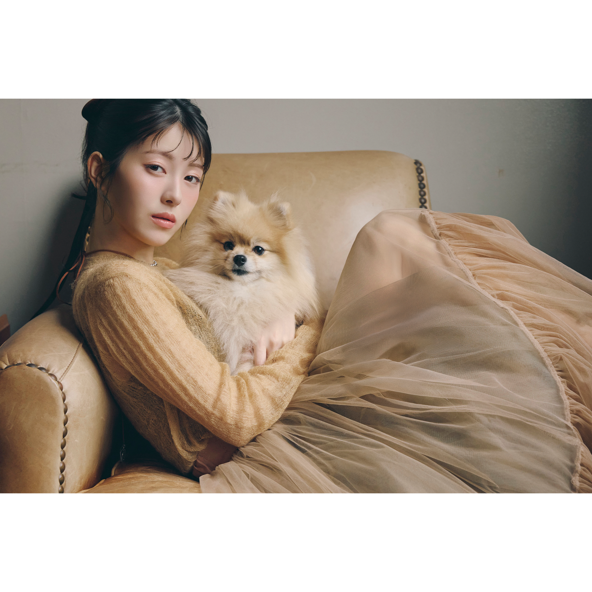 浜辺美波カレンダー 2026.04-2027.03（オフィシャルサイト限定表紙版