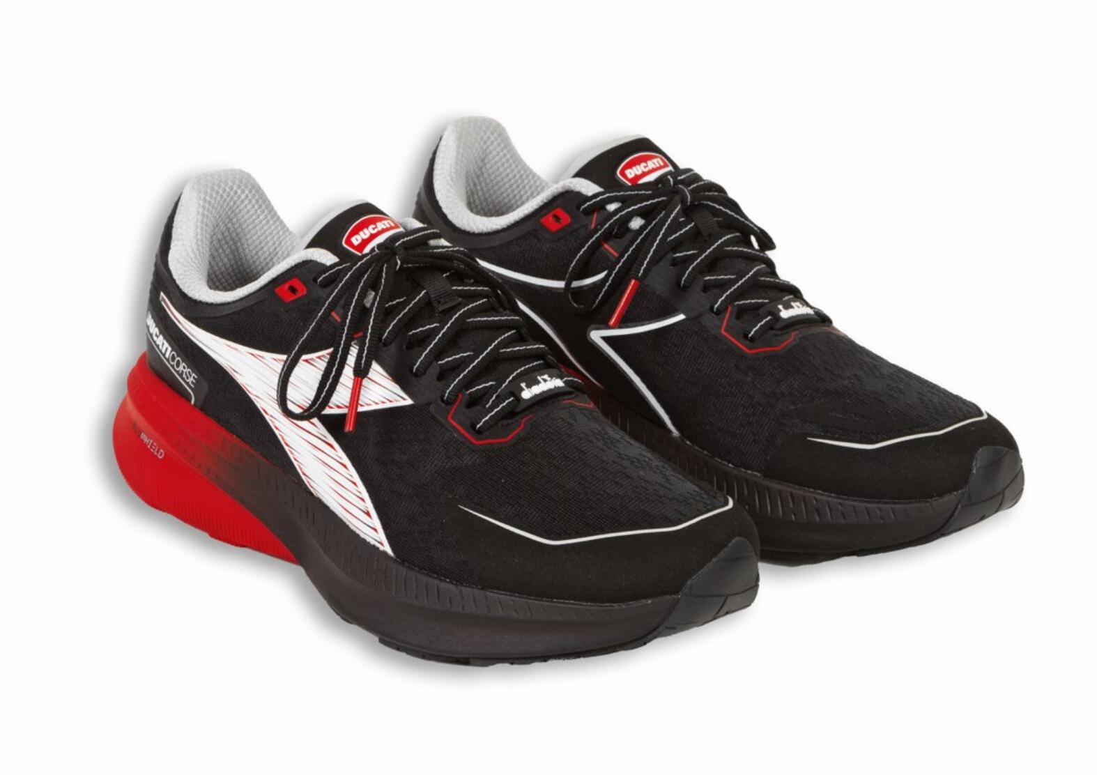 楽天市場】【DUCATI】《Company C4 低テクニカルブーツ 9810856