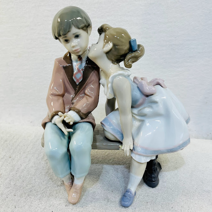 リヤドロ No.1284 「スカートに花いっぱい」 フィギュリン ジャンク