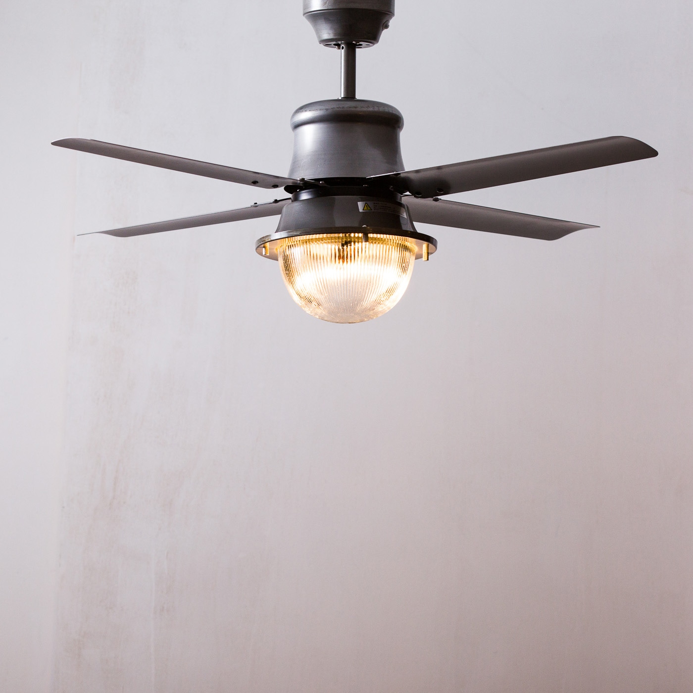 ヴェニス シーリングファン (カラーシルバー) | ハモサ(HERMOSA