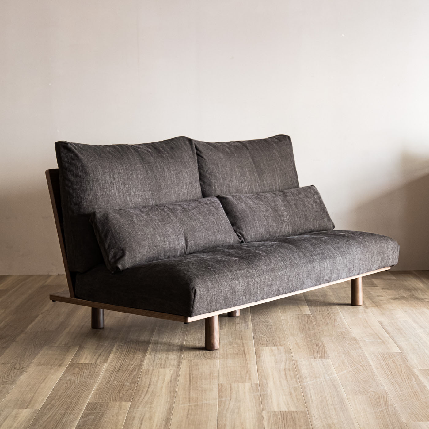 ウニカ ソファ(ウォールナット) | ヒラシマ(HIRASHIMA) | リグナテラス