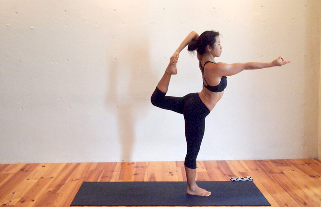 厳しい現実にも目をそらさない。アシュタンガヨガのプラクティス