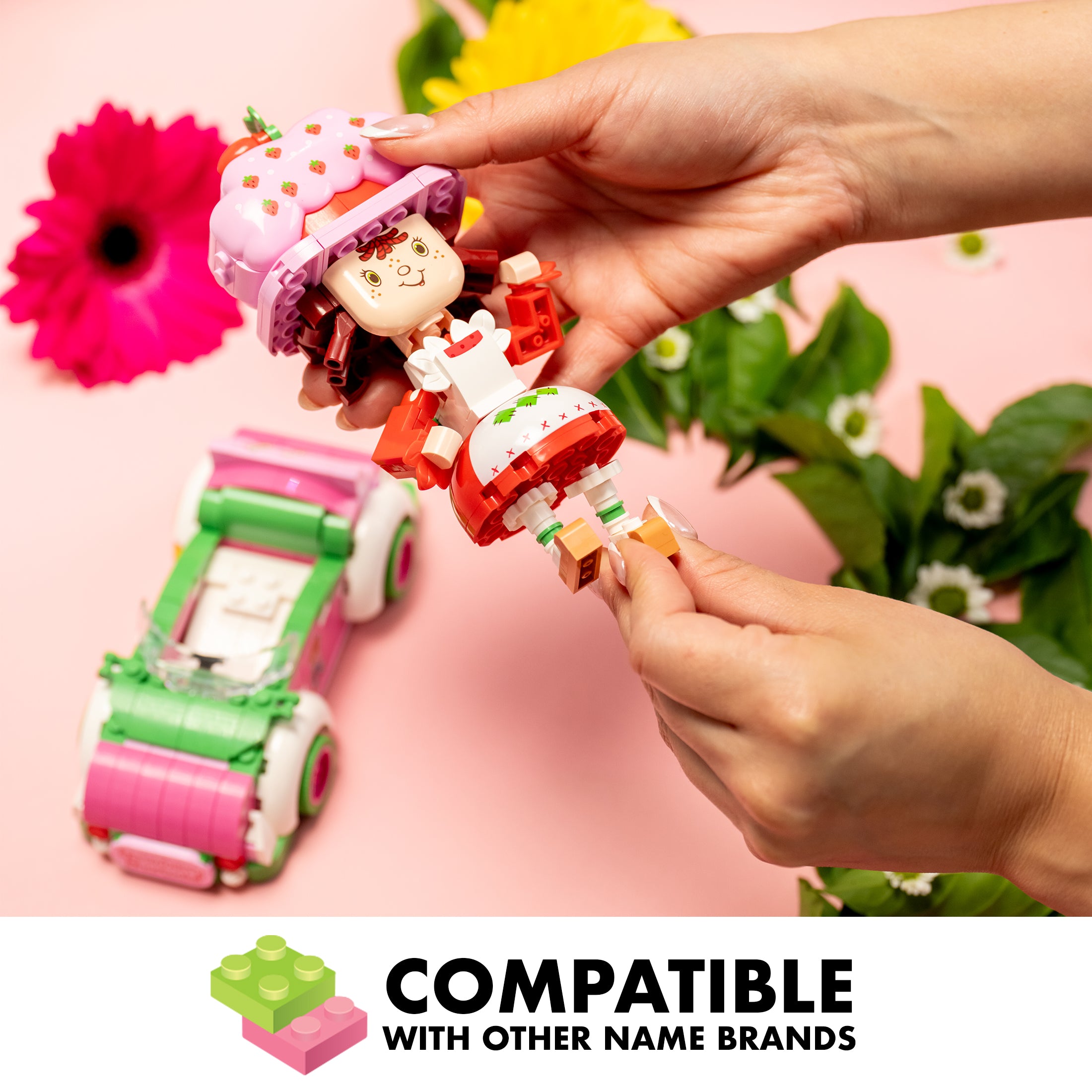 Brickcraft x Strawberry Shortcake Berry Cruiser Brick Building Set