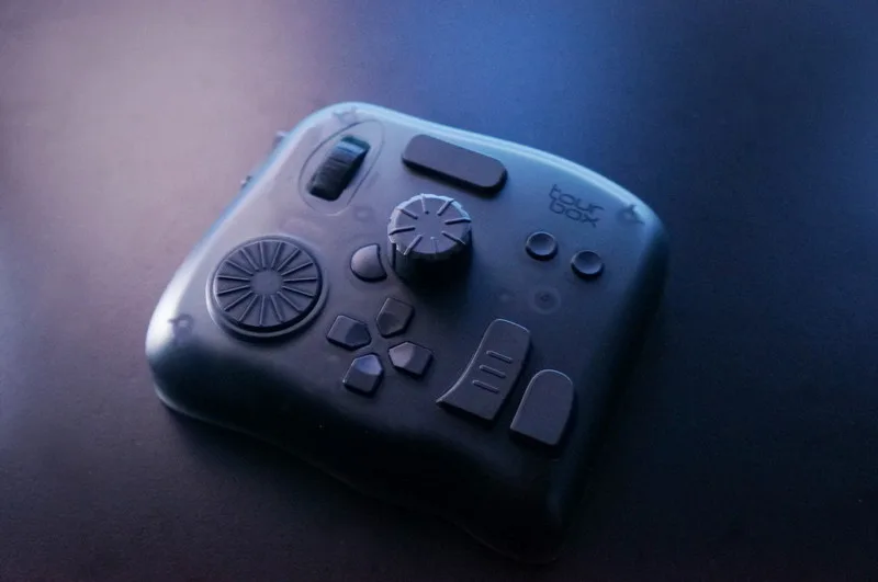 Bluetooth対応TourBox Eliteのレビュー！最強のクリエイター向け左手