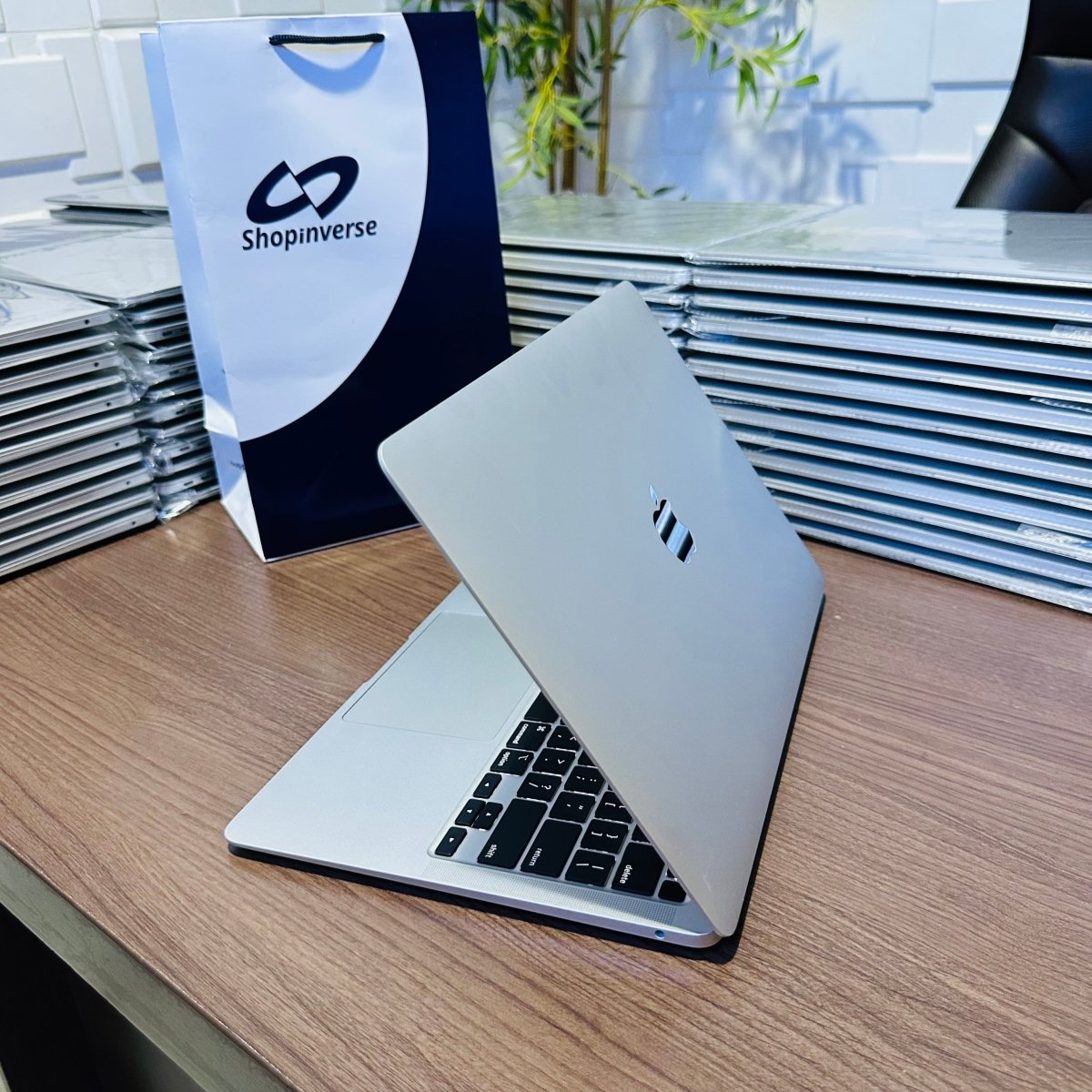 Apple MacBook Air 2019 - Intel Core i5 - 256GB SSD - 8GB RAM