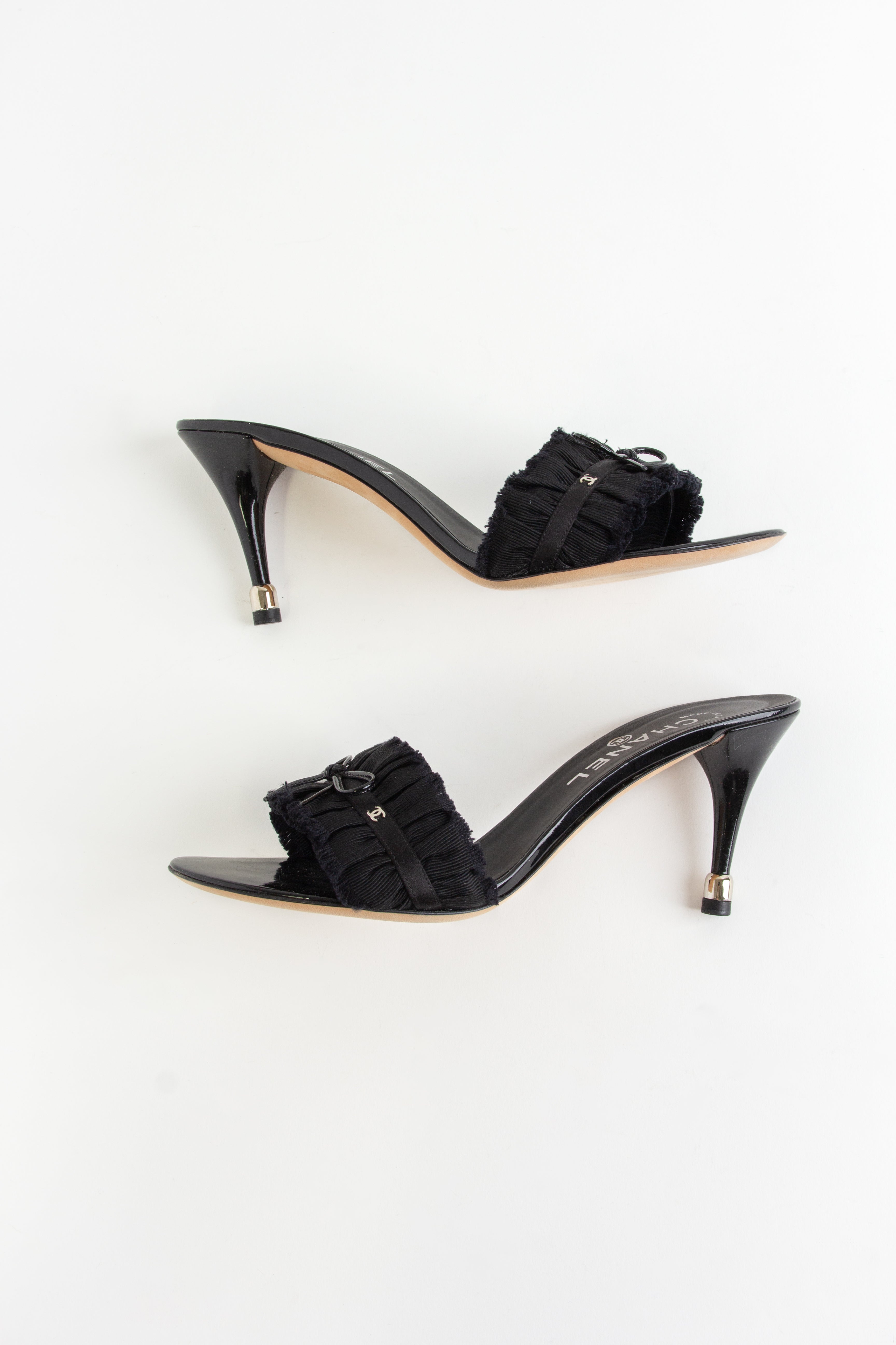 Rare Chanel Black CC Ruffle Bow Heels (IT 38.5)