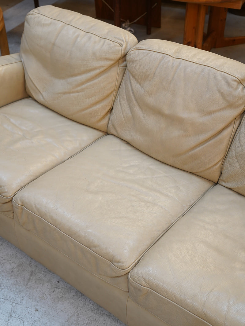 SHARK ATTACK アンティーク・ビンテージ ソファのページ