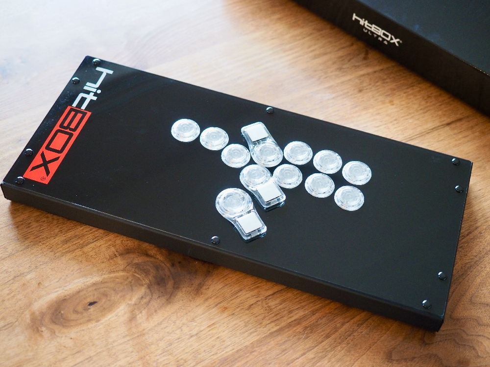 5万円超のレバーレス「HitBox Ultra」は本当に価値があるのか？Razer