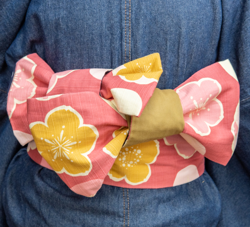 中無地のある袋帯（六通）からリメイクした半幅帯や角帯」を着用する際