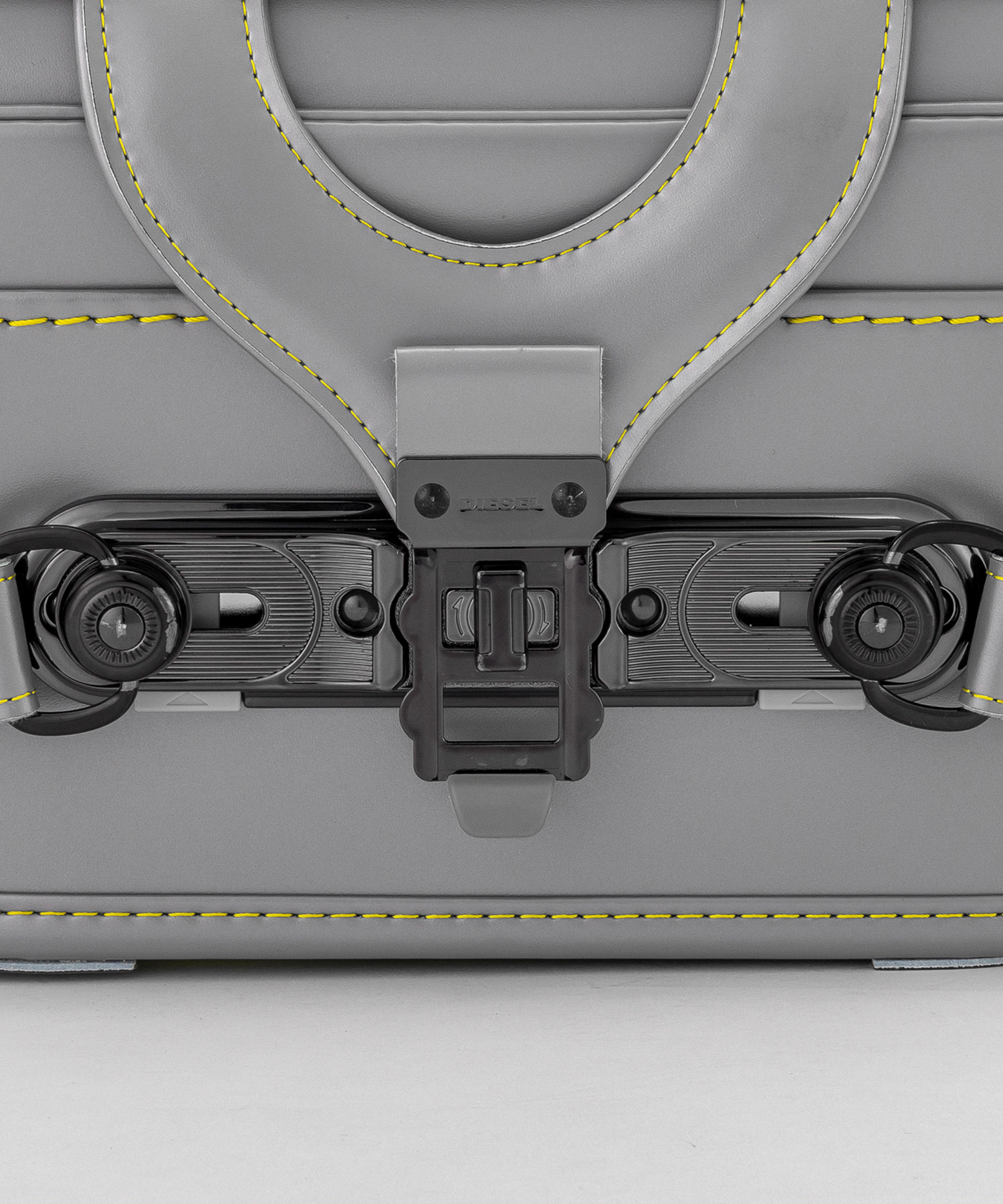 DIESEL(ディーゼル)EMBOSSED 5TH POCKET(エンボスド 5TH ポケット