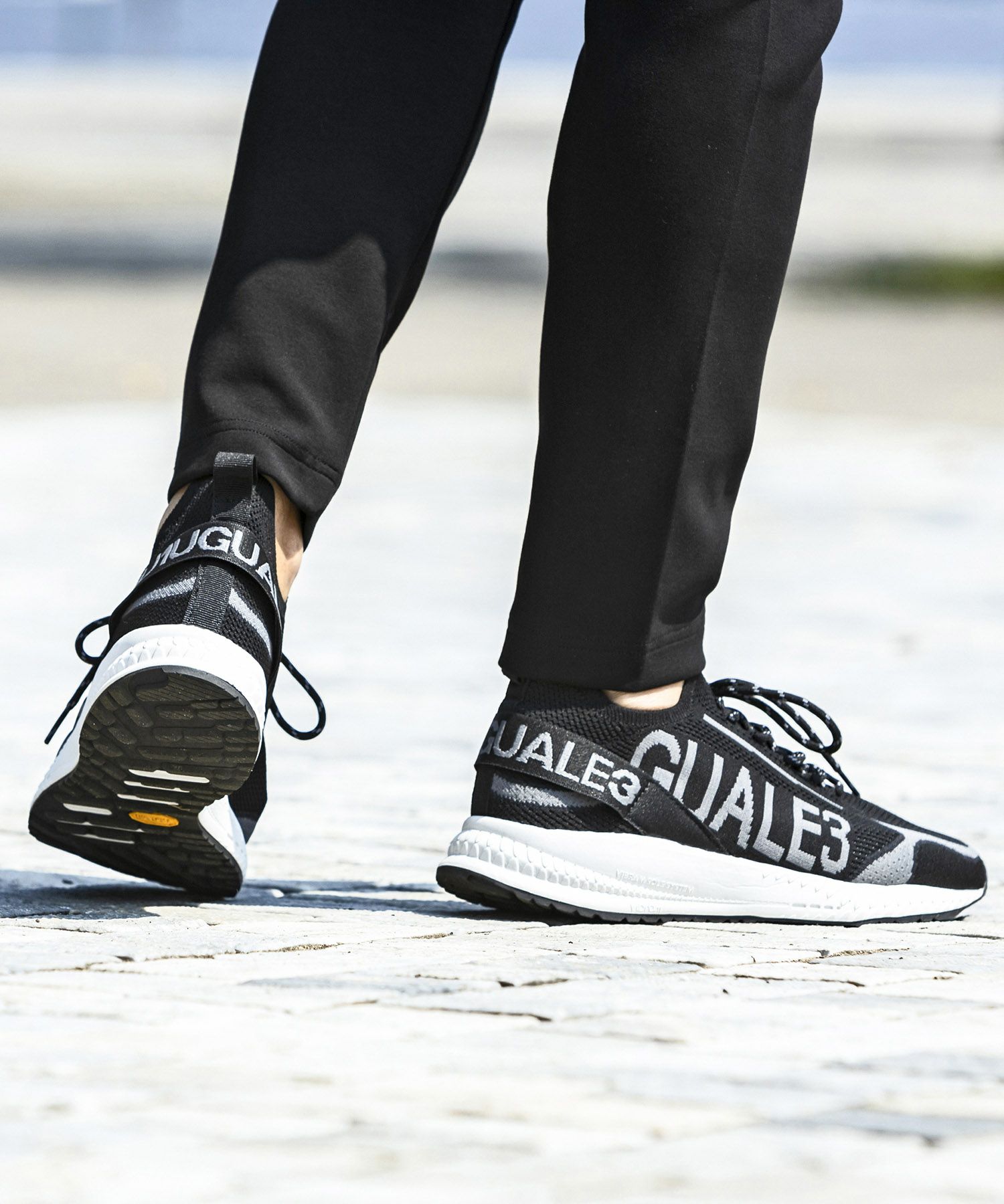 1PIU1UGUALE3 RELAX(ウノピゥウノウグァーレトレ リラックス)Vibram