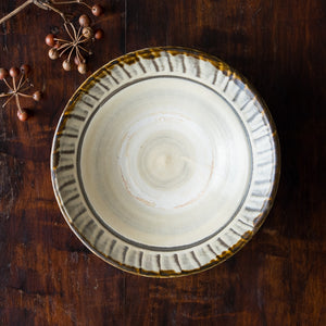 小鹿田焼 坂本庸一窯 5寸皿 刷毛目 フチ 白 飴色｜和食器通販 四季折折