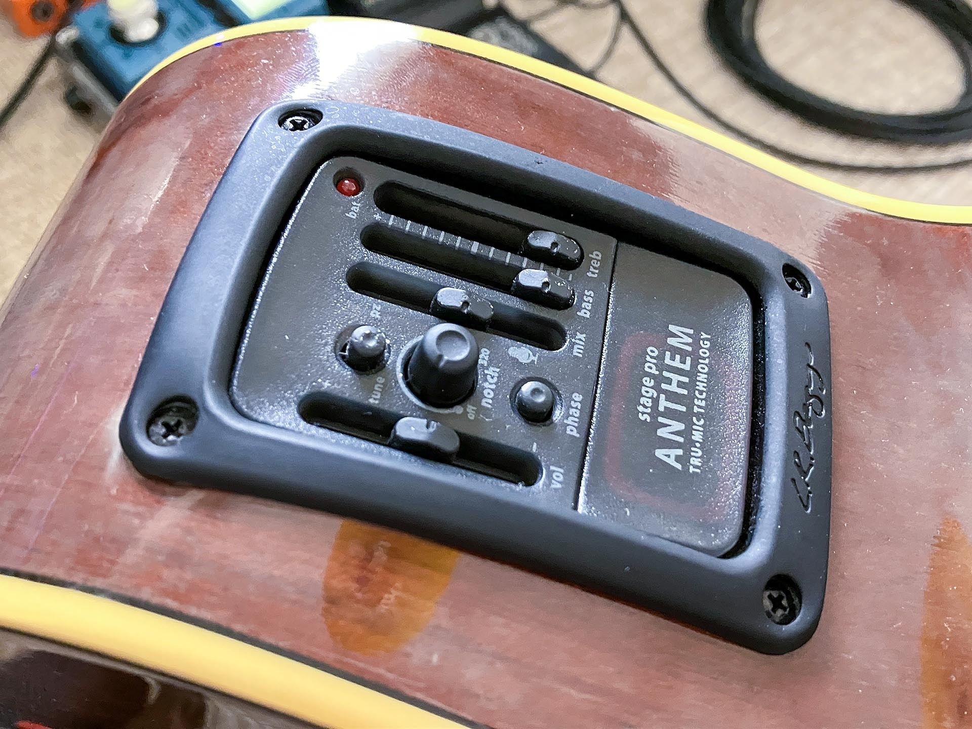 LR Baggs Anthem【コントローラのみ】 L.R.Baggs Anthemをレビュー