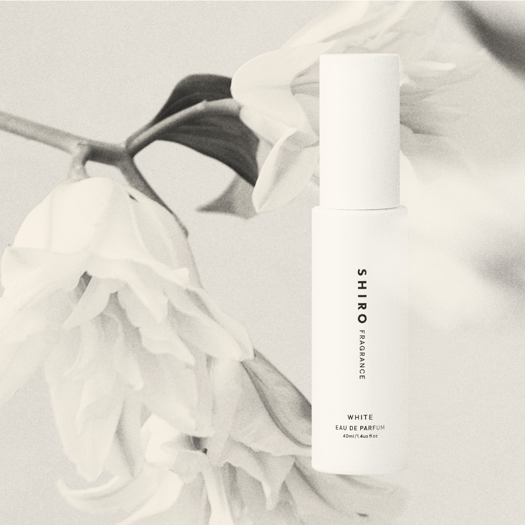 凛と咲く白い花のような、透明感あふれる香りが人気の「ホワイト」が