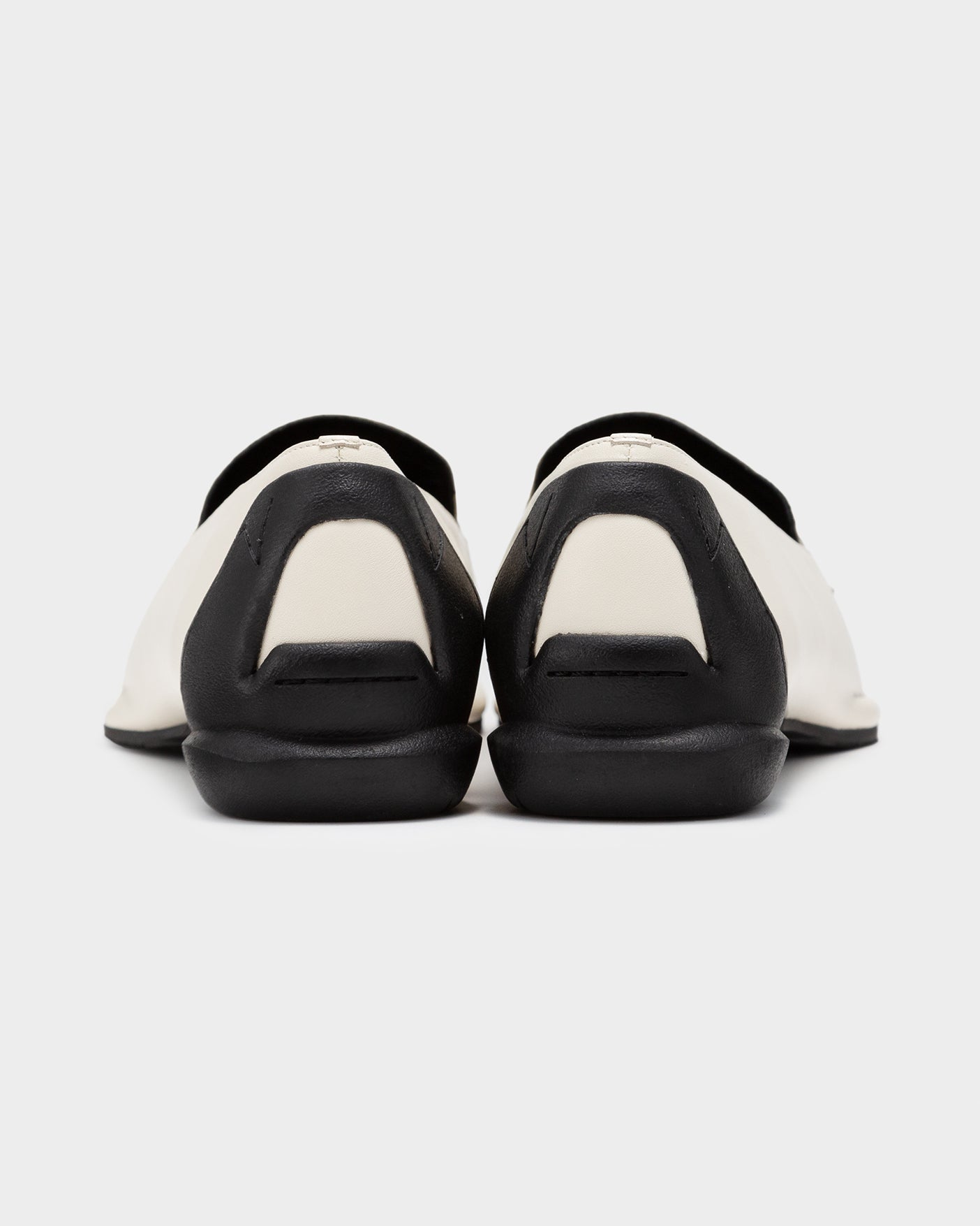 SQUARE LOAFERS / WHITExBLACK – SHISEI