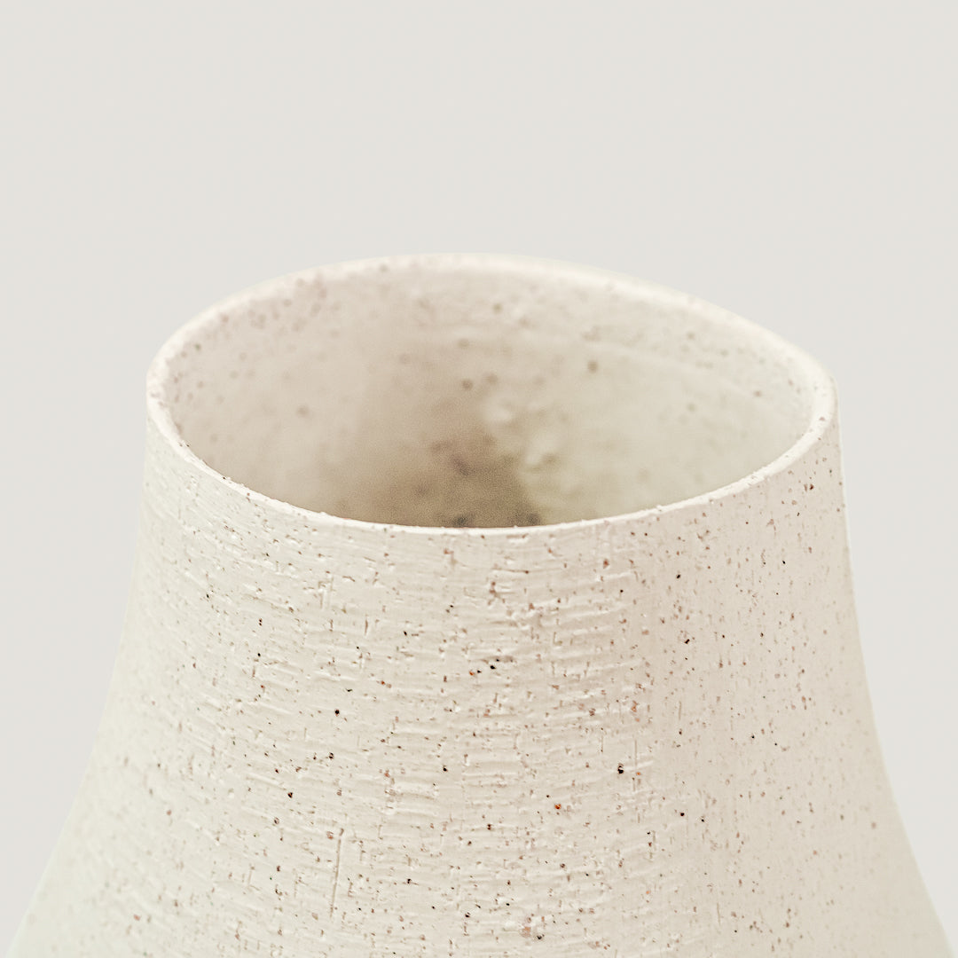 SHIRAKABA｜シルエットと陰影が美しい枝もの花器