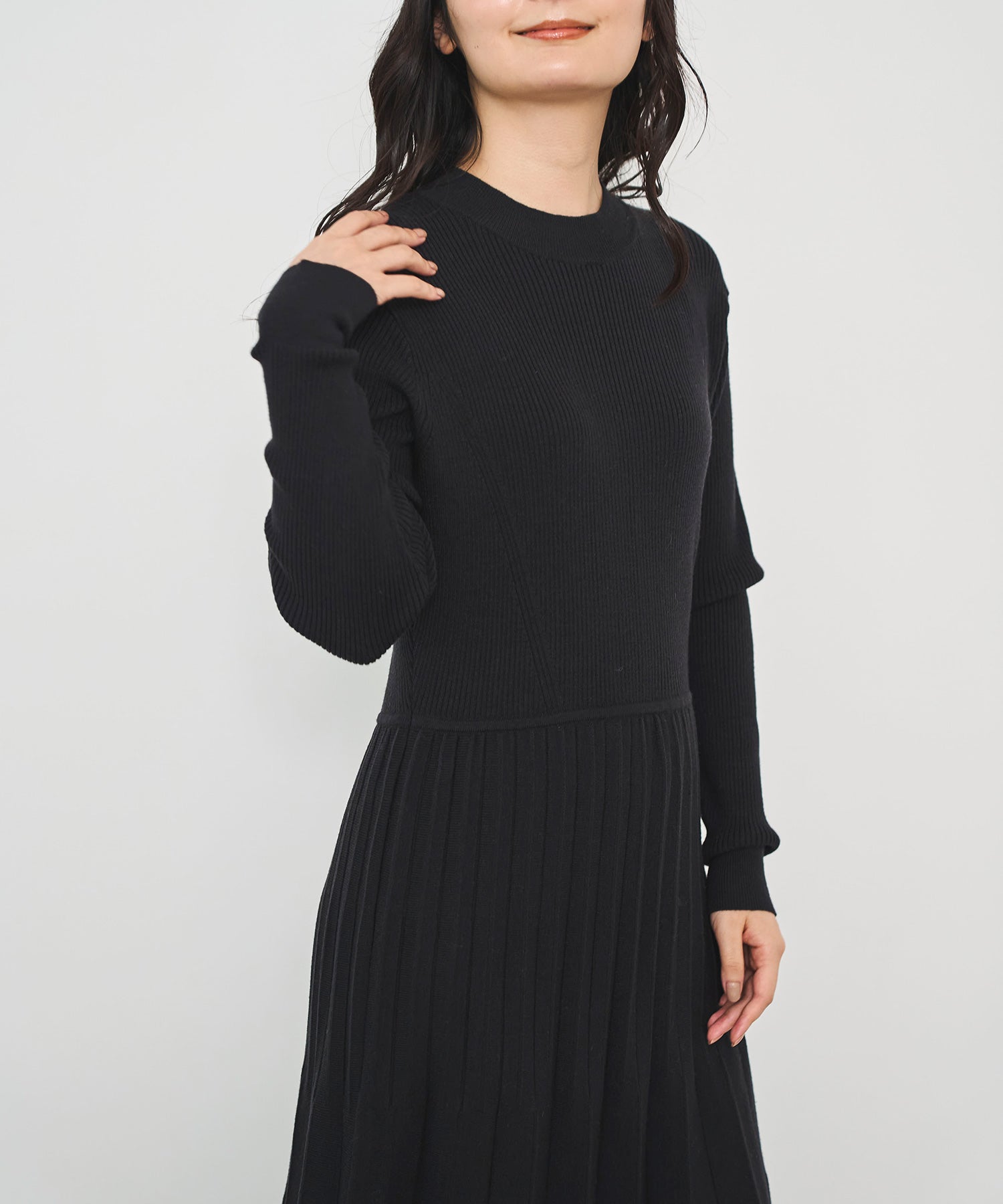 プリーツフレアニットワンピース – Sirin Online Store