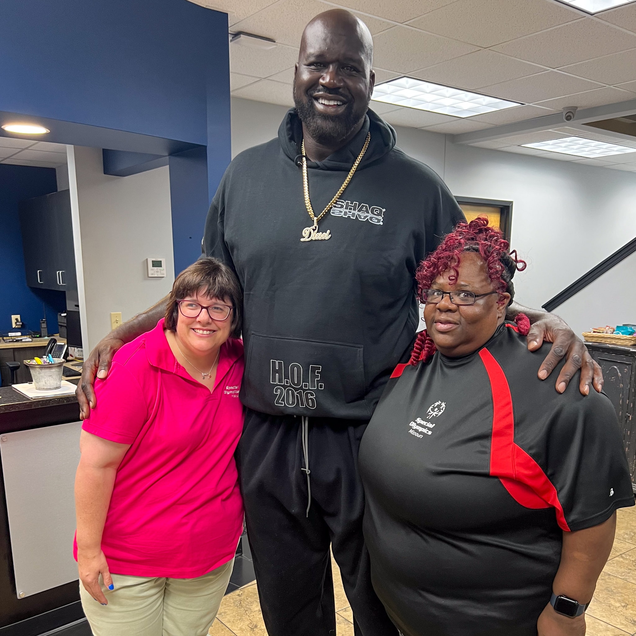 Shaquille O'Neal visits with Special Olympics Missouri Hall of
