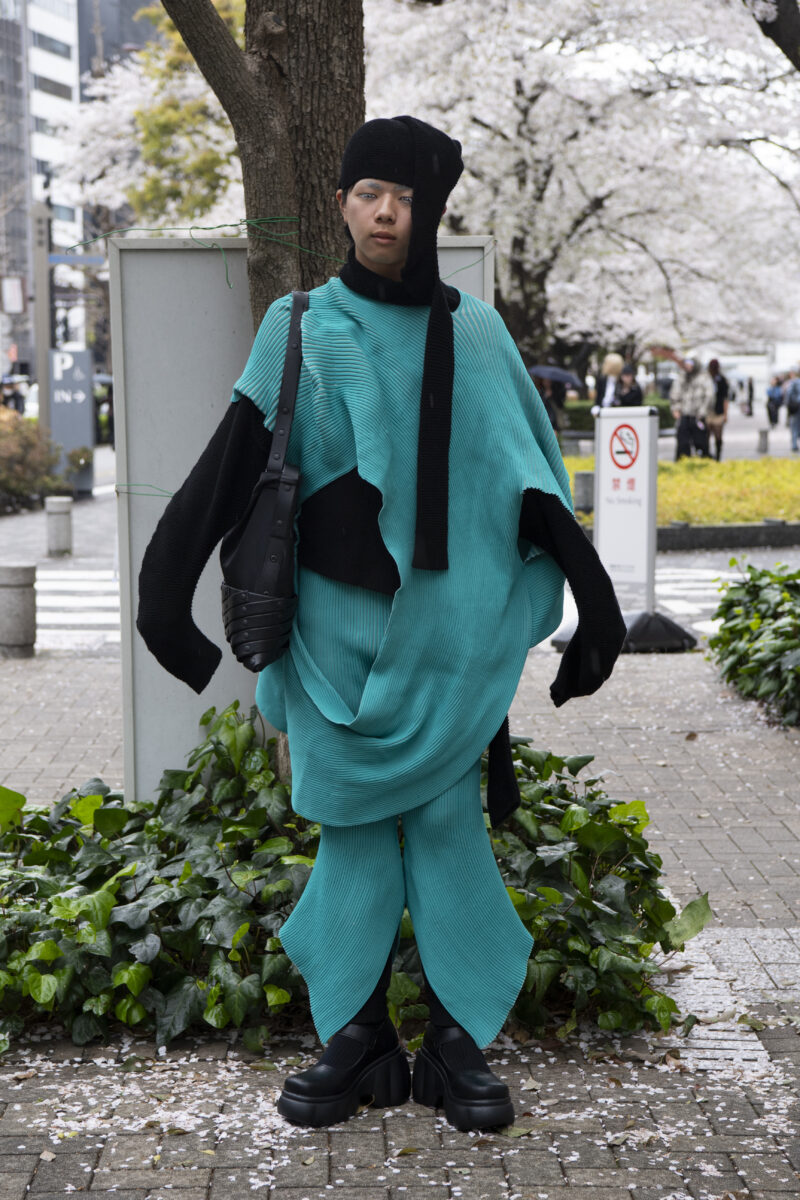 4 新津 朋さん【文化服装学院2025年入学式スナップ】 – 装苑ONLINE