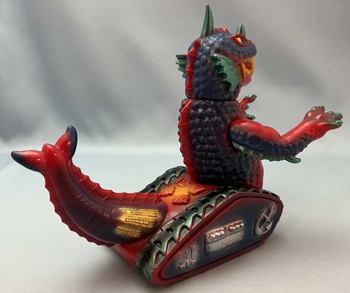 まんだらけ製「海獣戦車アギラス 赤成型2022大まん祭限定」が「大まん