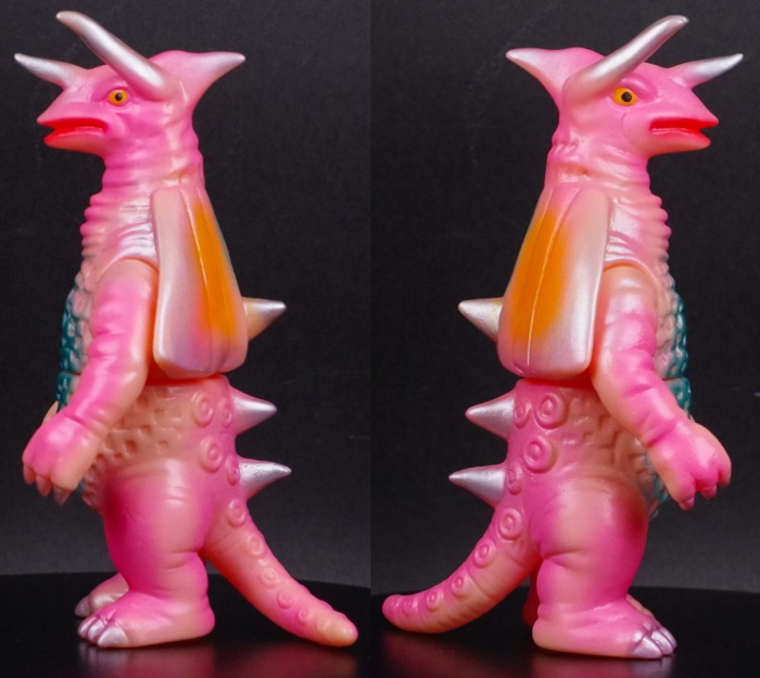 ブルマァクの幻の金型よりミドルサイズ「コスモリキッド」も「ピンク