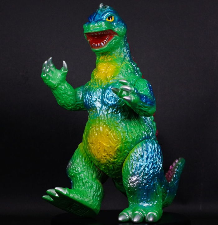 ブルマァクから「ゴジラ50」が新たに「グリーン」となって出現