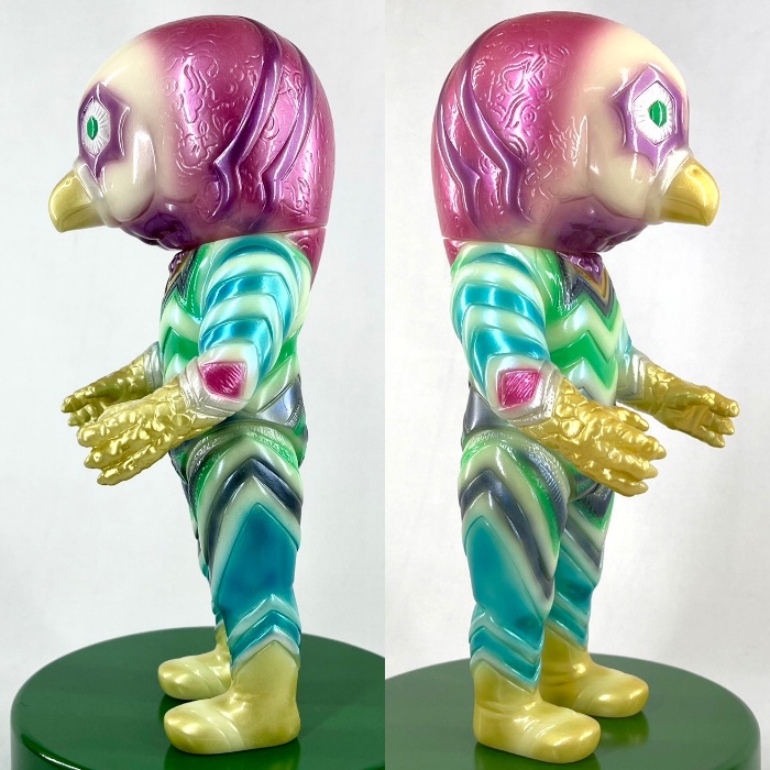 M1号からはブルマァク復刻版「ペギラ蓄光版」、そして鵜川薫さん彩色