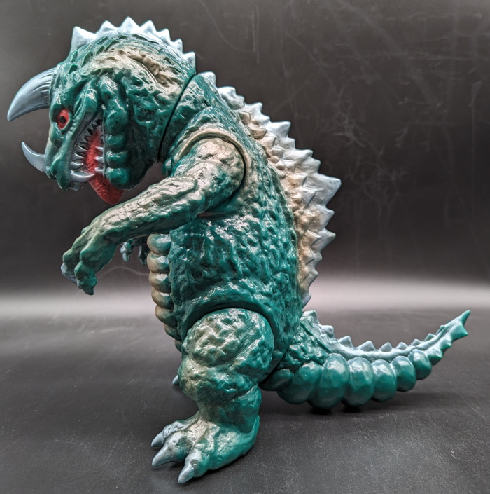 まんだらけより「轟唸怪獣ゴーラス」の「2期 緑成型」あらわる