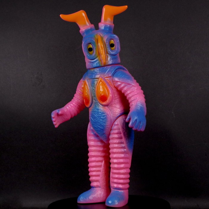 ギャラリー＆ショップ・墓場の画廊でブルマァクの「ゼットン」新カラー