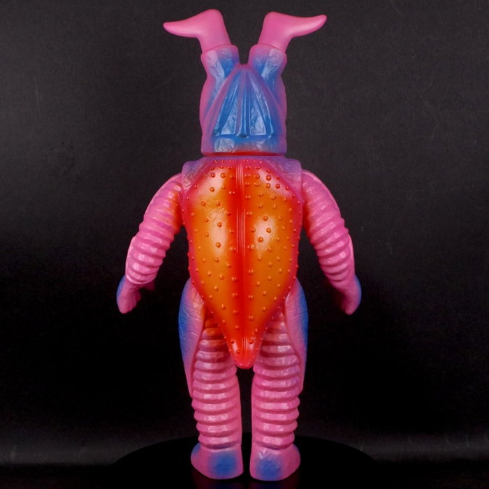 ギャラリー＆ショップ・墓場の画廊でブルマァクの「ゼットン」新カラー