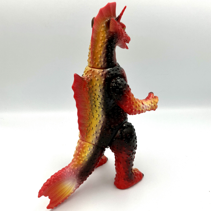 年の瀬のハンズ渋谷店にマルサン製「'99ゴジラ350」「チタノザウルス