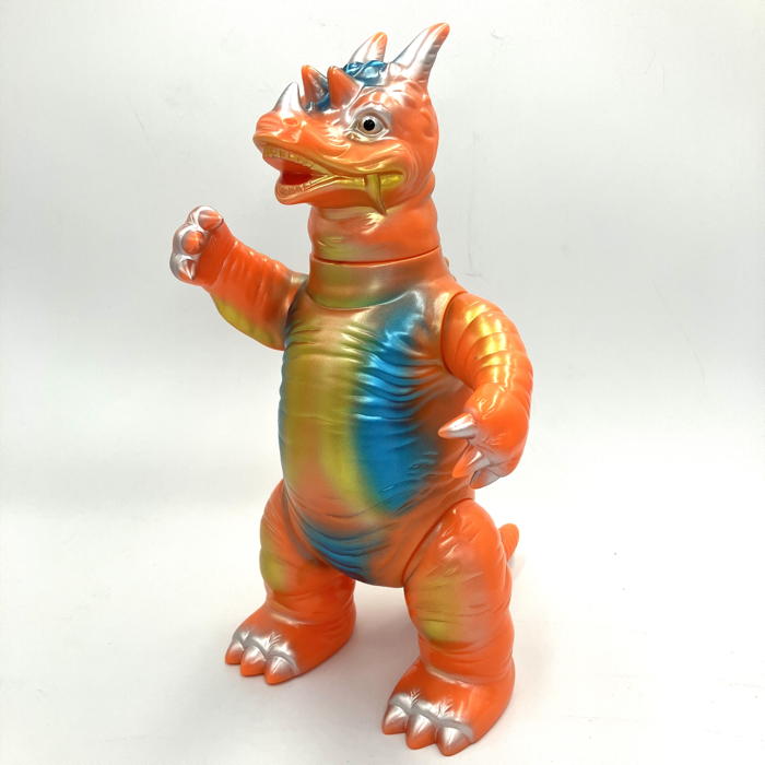 奇跡の再入荷！羽田空港で即日完売したマルサンの『ウルトラマン』記念