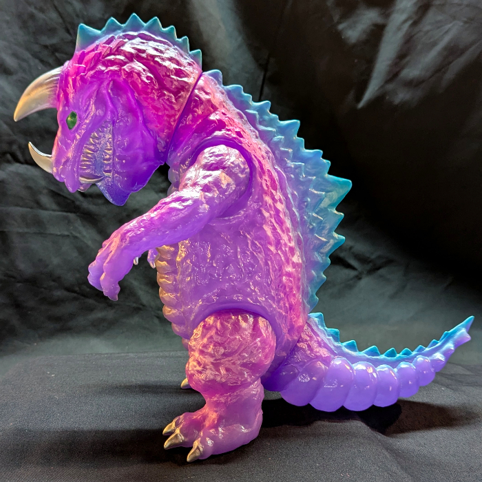 まんだらけから「剛腕怪獣バジアス」「轟唸怪獣ゴーラス」2大怪獣の新