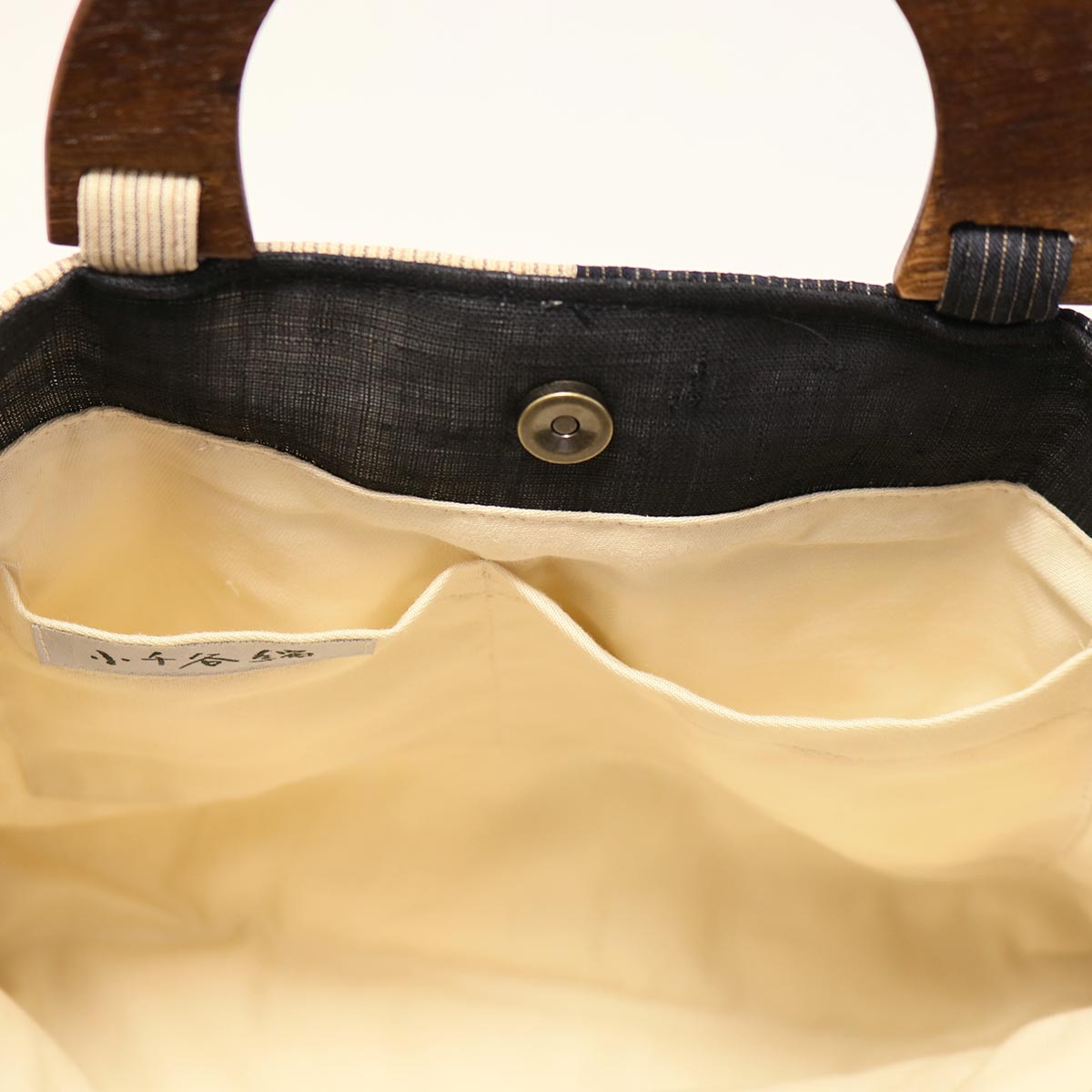 卒寿を迎えた母に贈る伝統工芸品｜小千谷縮布バッグはモダンでおしゃれ