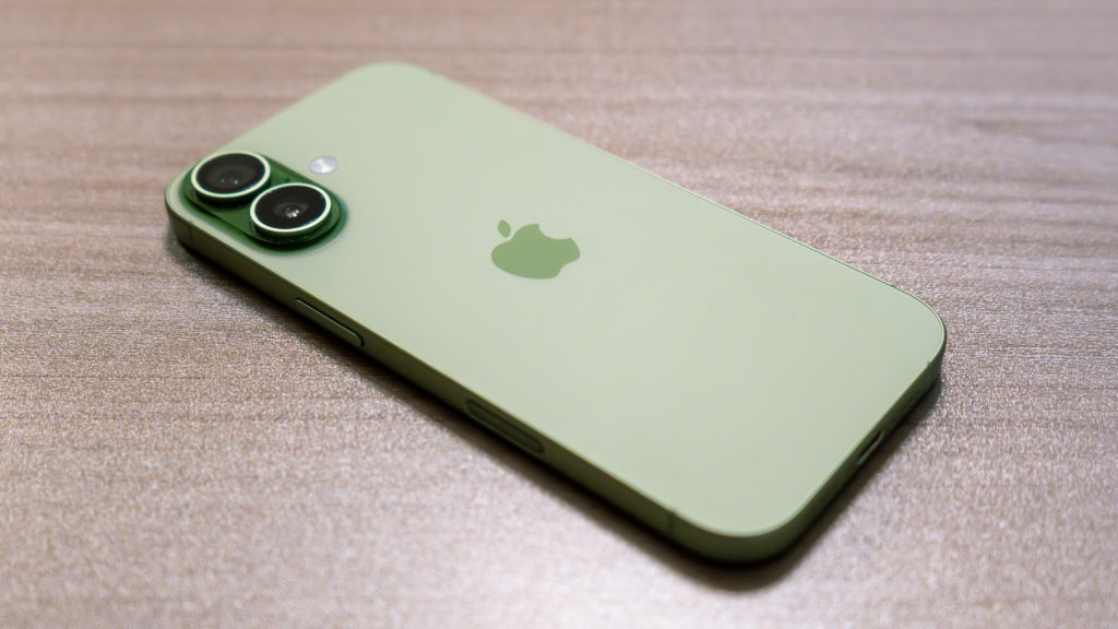 コスパ良し】新発売のiPhone 17セージグリーンレビュー｜価格・性能