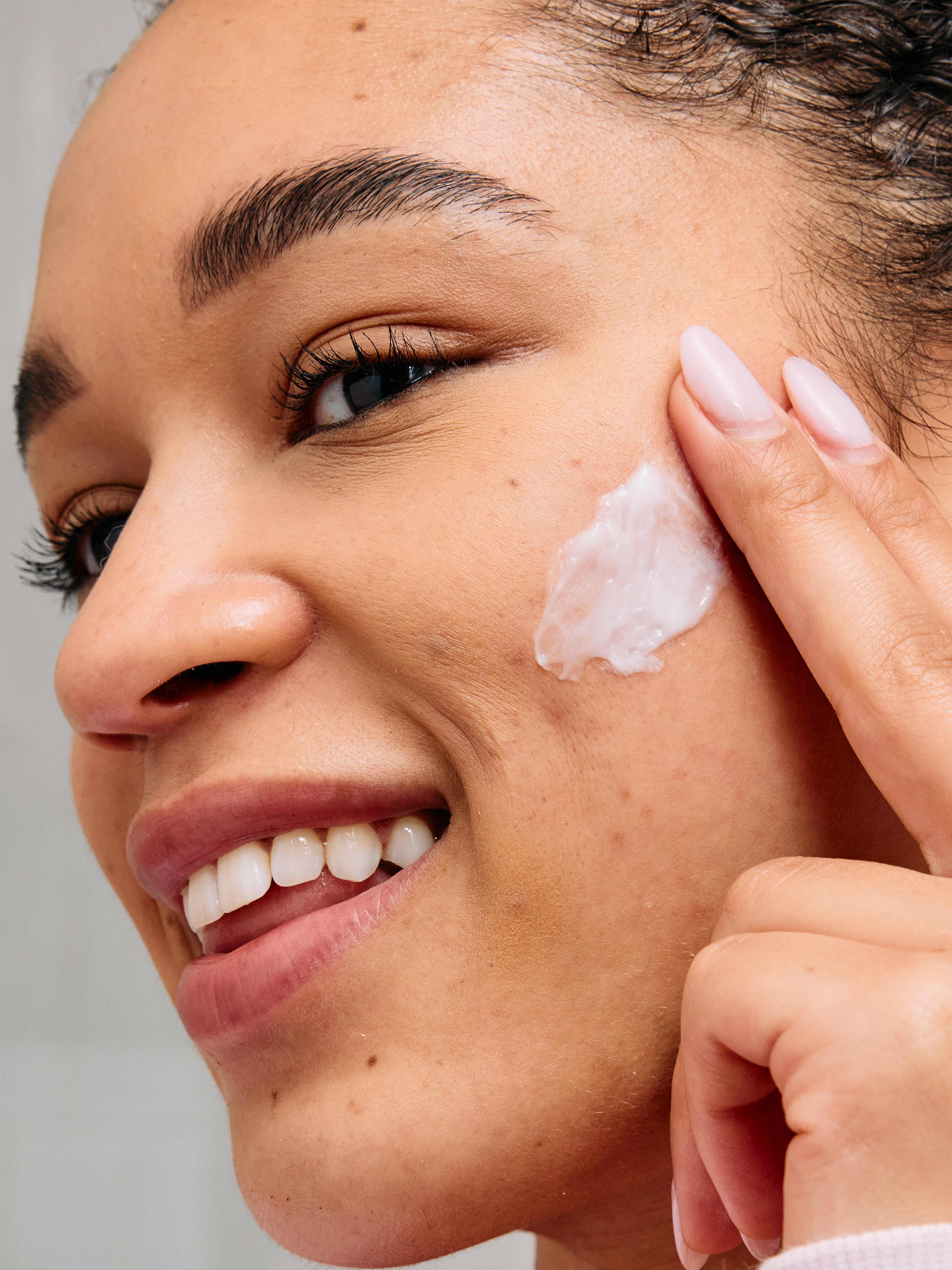 Hyaluronic Acid Moisturizer – SLMD Skincare by Sandra Lee, M.D.