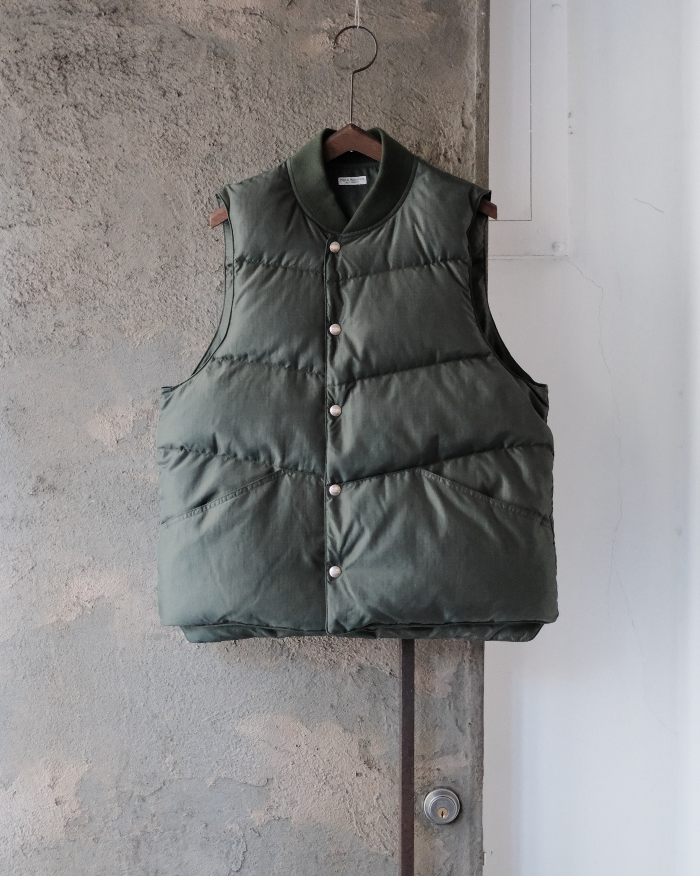MOUNTAINEER DOWN VEST col.Forest - Sleepy PEOPLE | スリーピーピープル